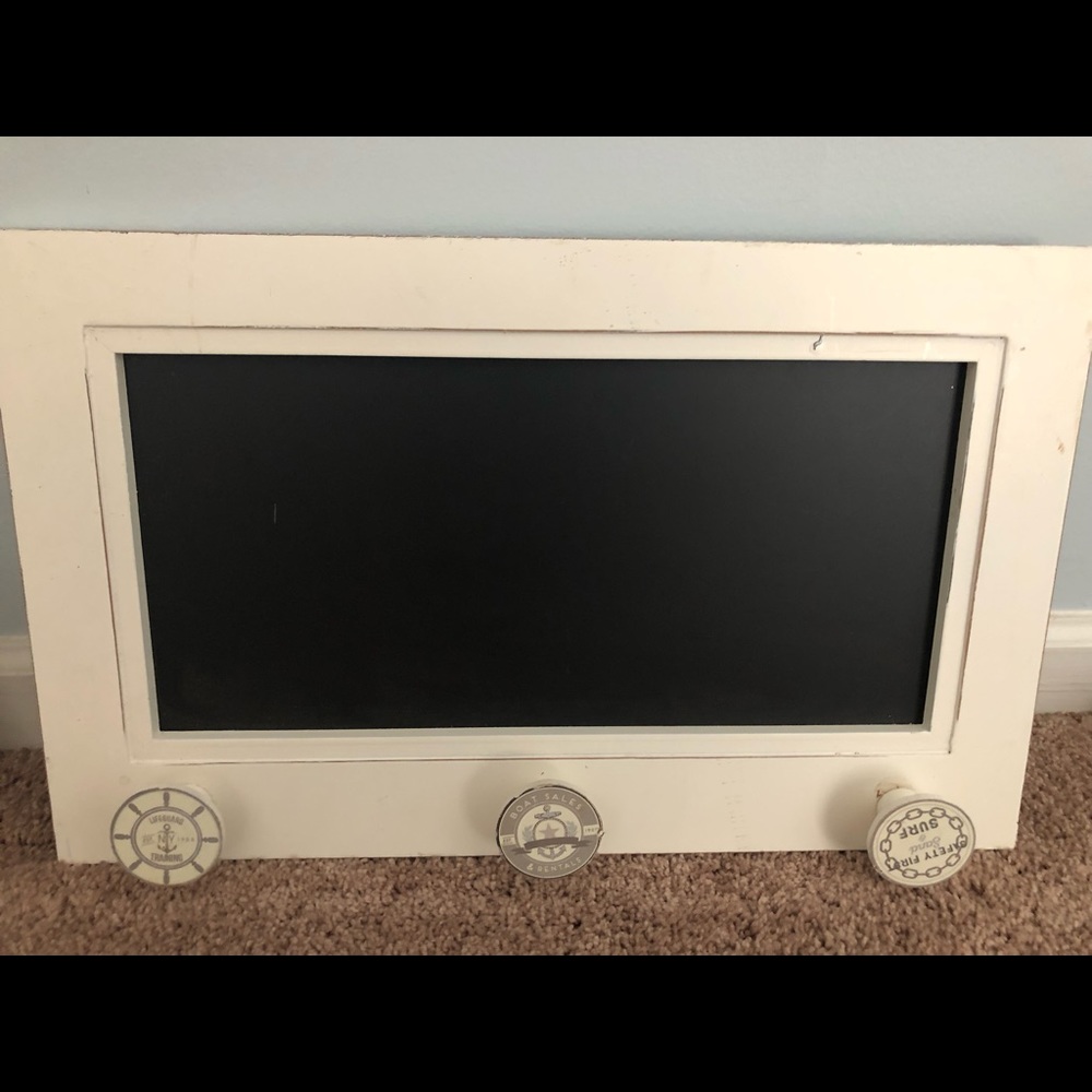 CHALKBOARD w/ 3 Hanging Hooks - Picture 4 of 4